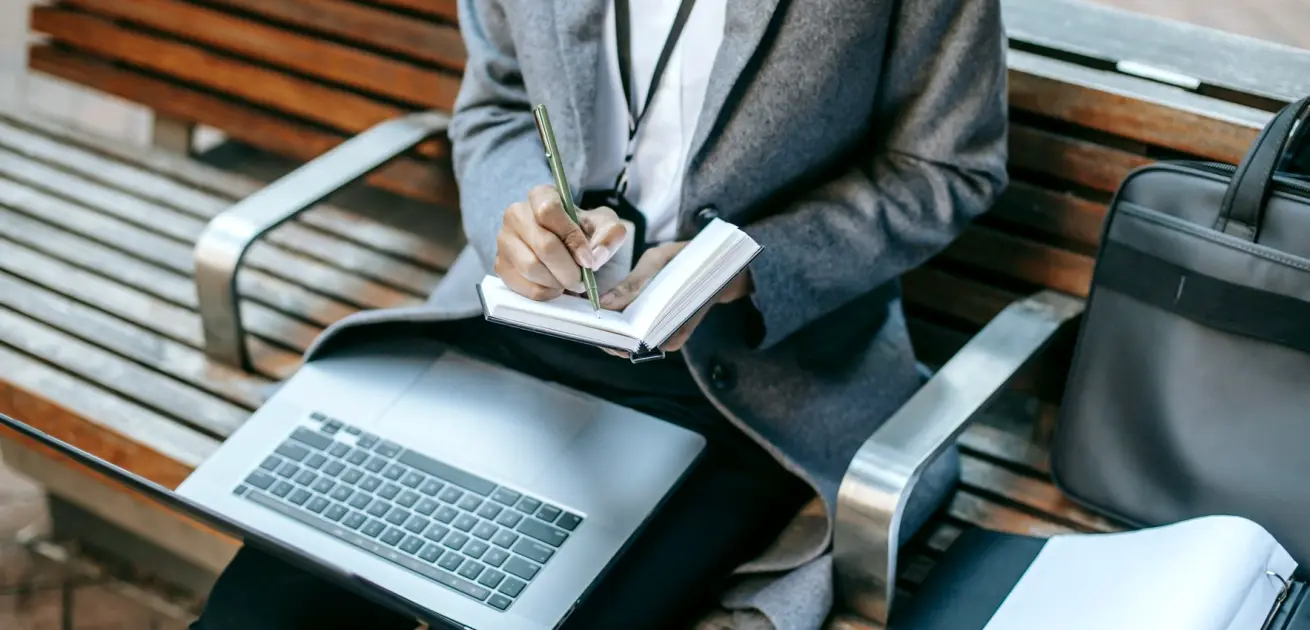 Registres, mandats et cumuls : les outils pour vérifier un lien d'intérêts